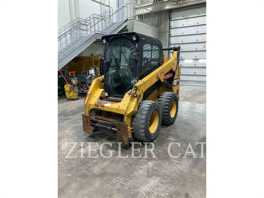 CAT 242D Skid steer loaders