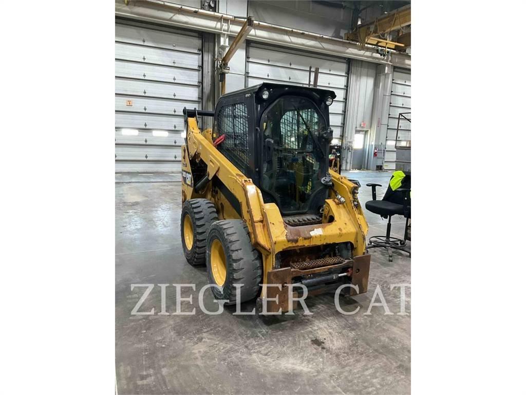 CAT 242D Skid steer loaders