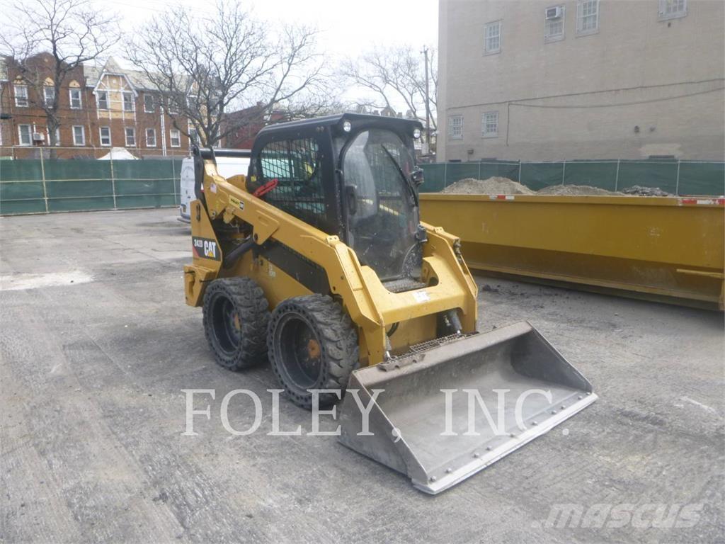 CAT 242D Skid steer loaders