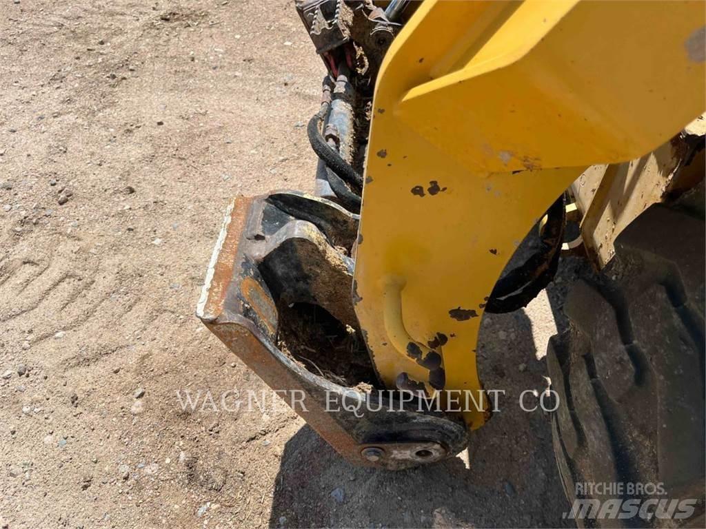 CAT 242D3 Skid steer loaders