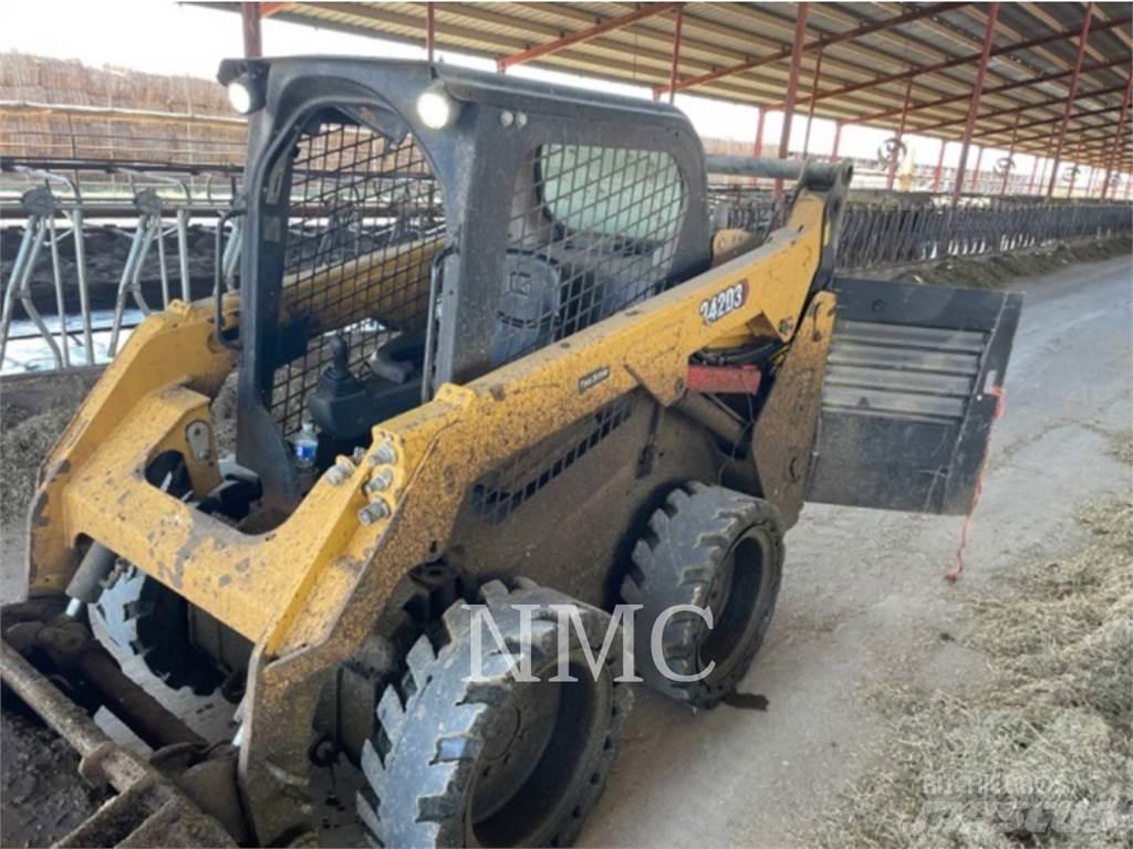 CAT 242D3 Skid steer loaders