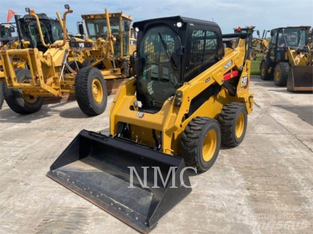 CAT 242D3 Skid steer loaders