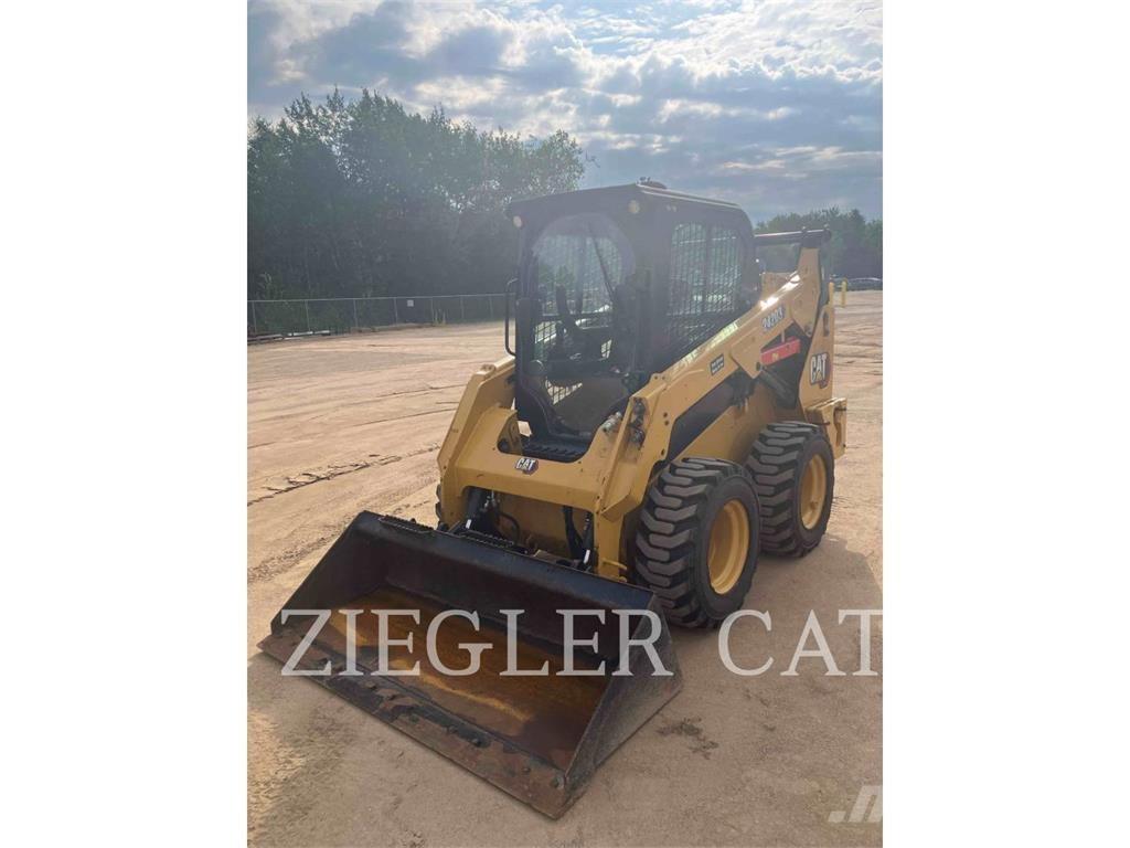 CAT 242D3 Skid steer loaders