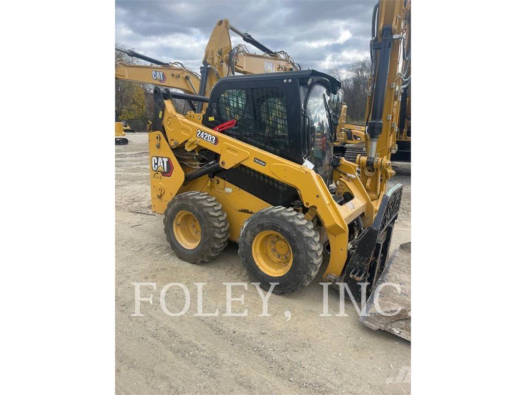 CAT 242D3 Skid steer loaders