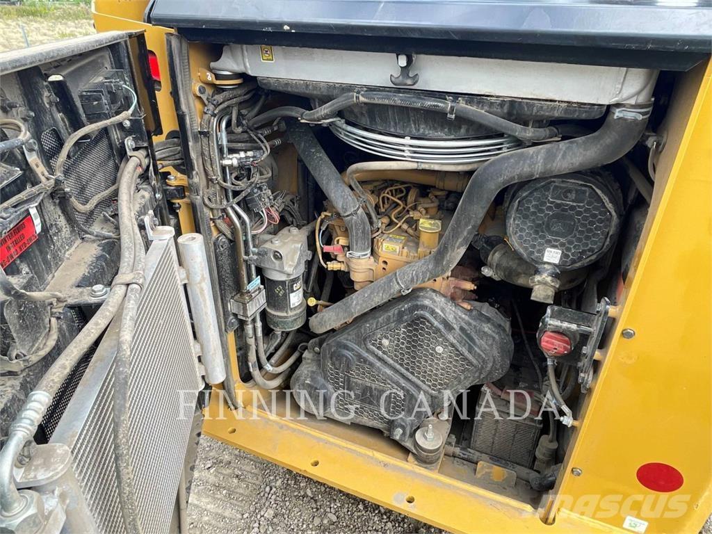 CAT 255-05 Crawler FEL's