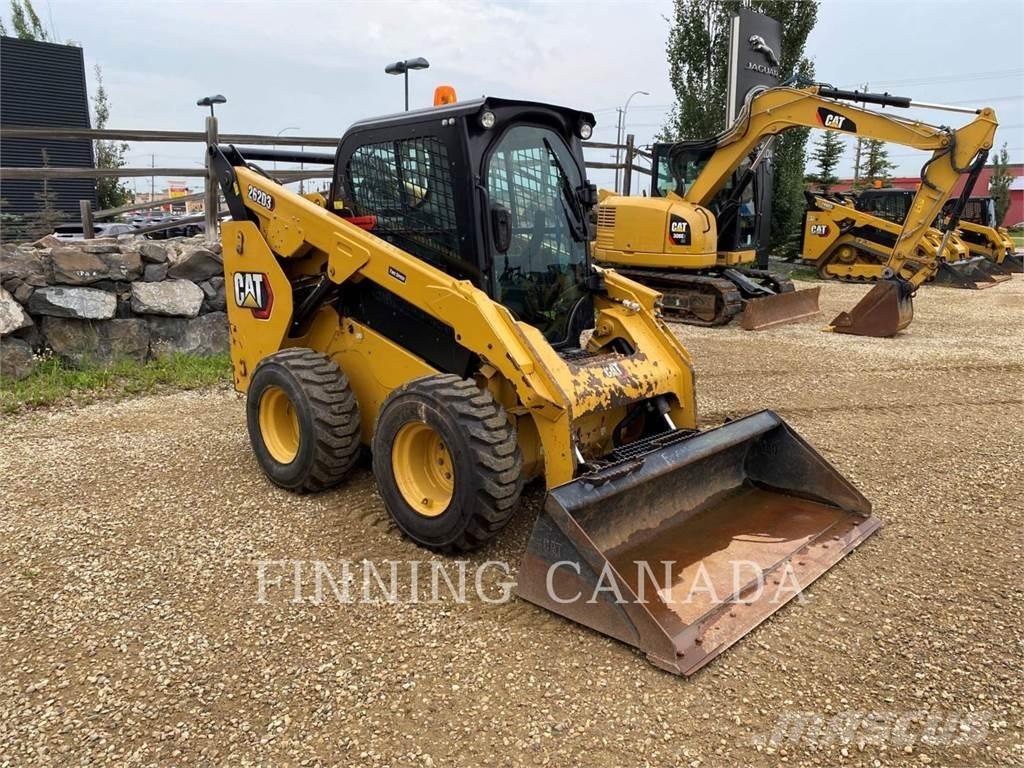 CAT 262D Skid steer loaders