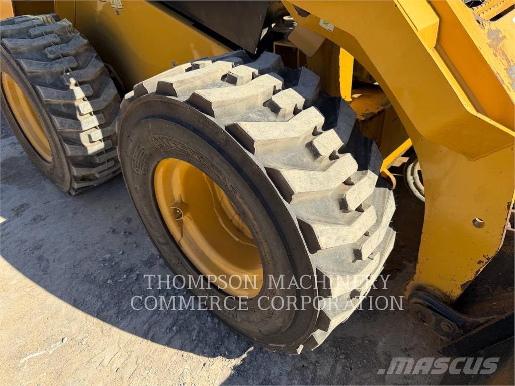 CAT 262D Skid steer loaders