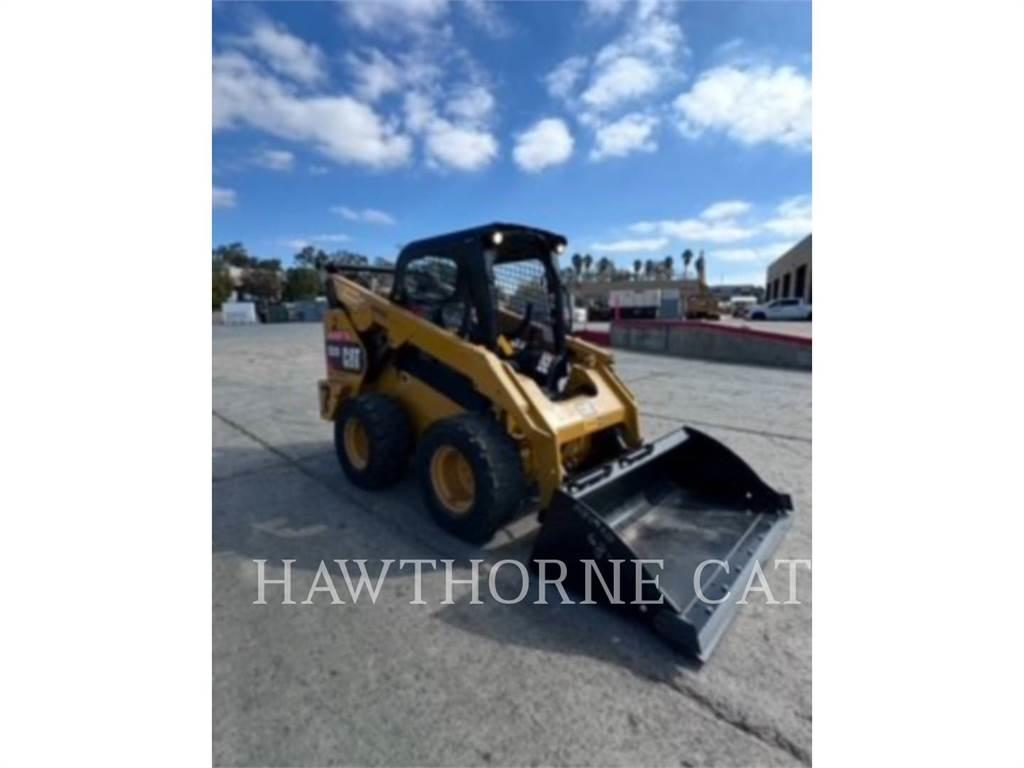CAT 262D Skid steer loaders