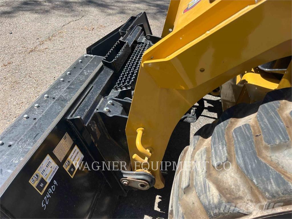 CAT 262D3 Skid steer loaders