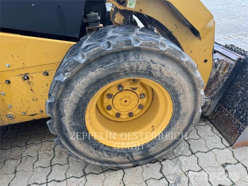 CAT 262D3 Skid steer loaders