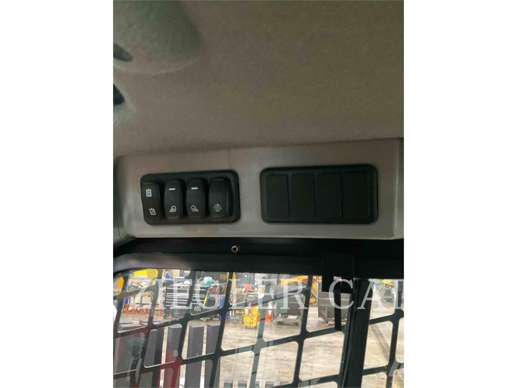 CAT 262D3 Skid steer loaders