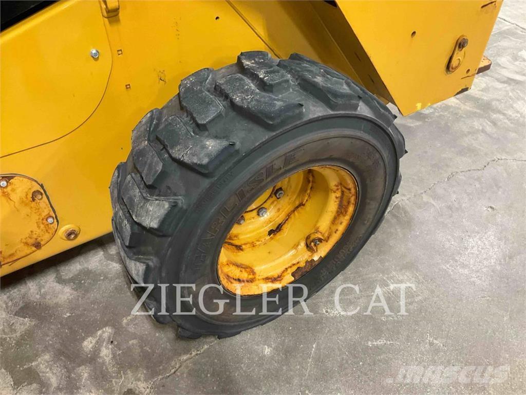 CAT 262D3 Skid steer loaders