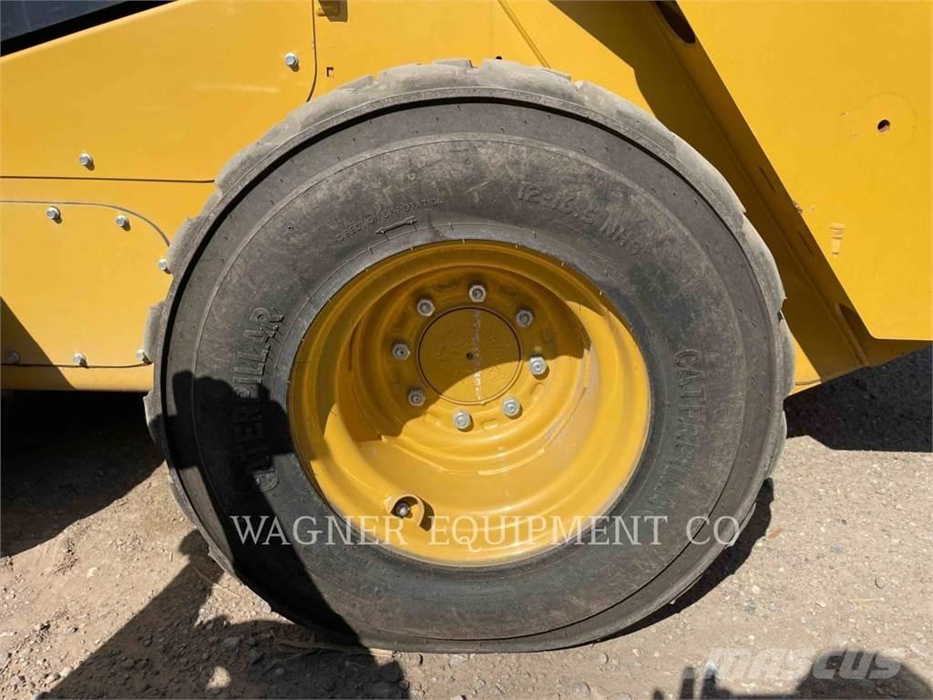 CAT 262D3 HF Skid steer loaders