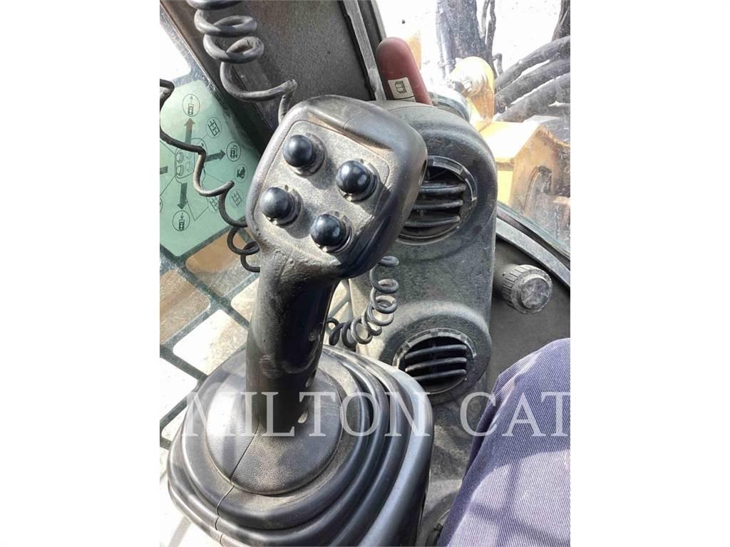 CAT 272D Skid steer loaders
