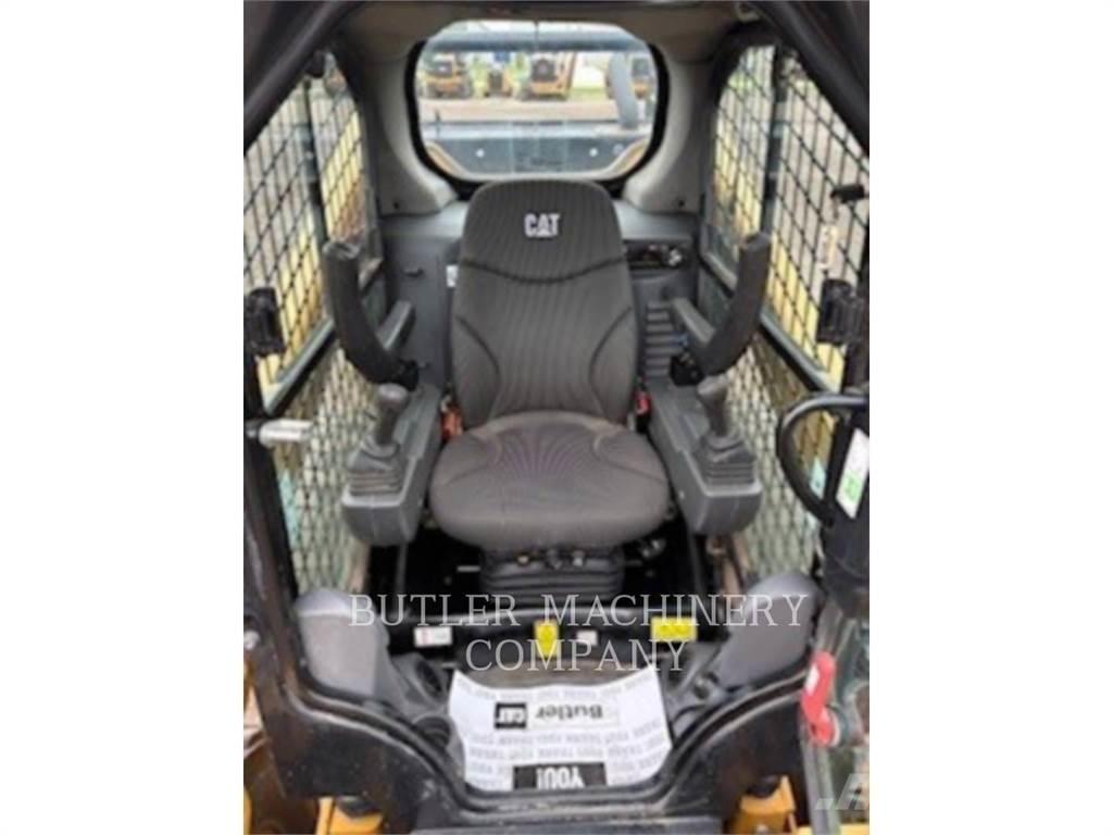 CAT 272D3 Skid steer loaders