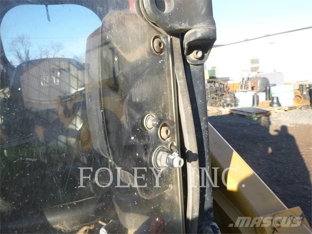 CAT 279D Crawler FEL's