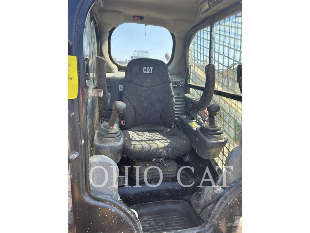 CAT 279D Crawler FEL's