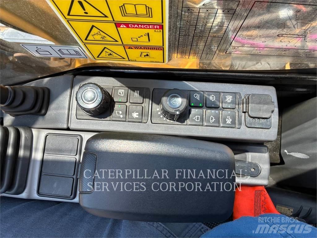 CAT 31007 Crawler excavators
