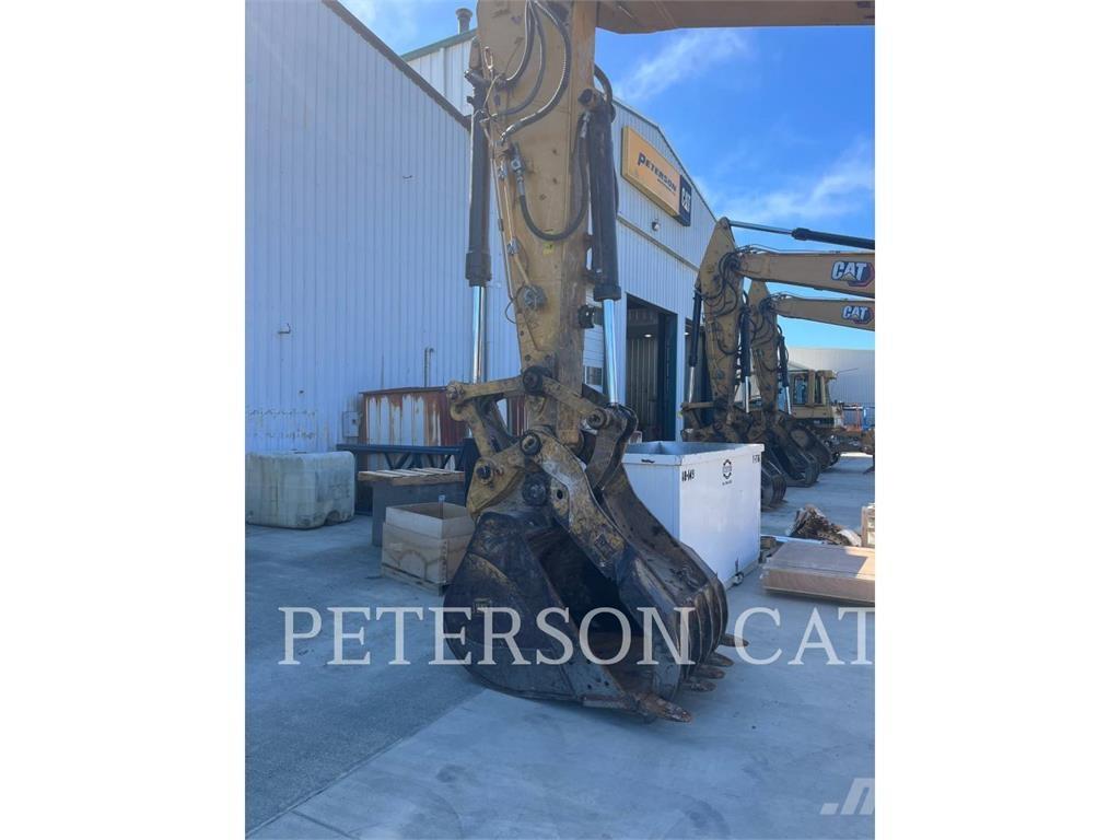 CAT 323 Crawler excavators