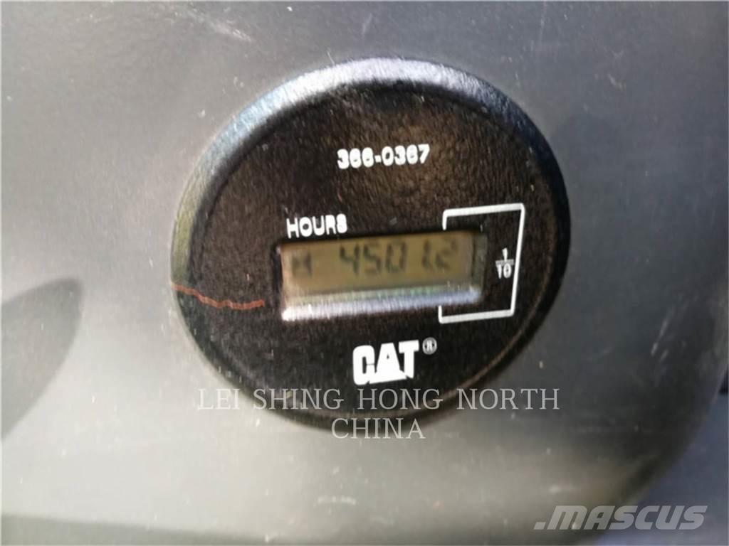 CAT 323D2L Crawler excavators