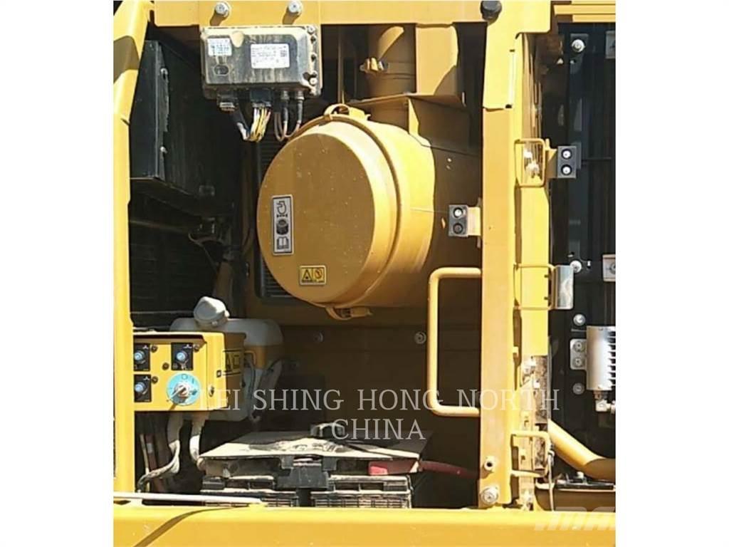 CAT 326D2L Crawler excavators