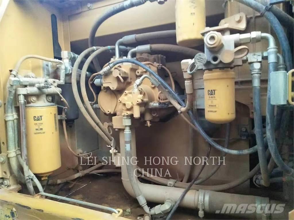 CAT 326D2L Crawler excavators