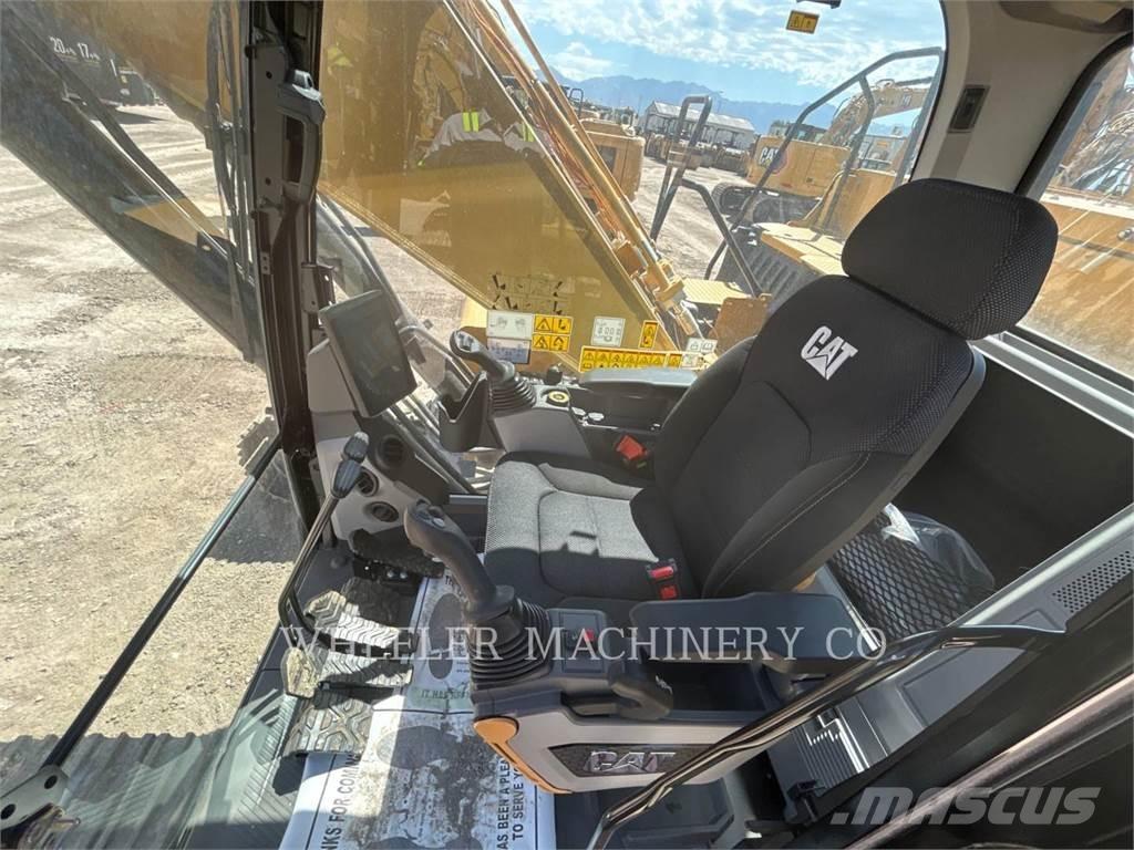 CAT 330 Crawler excavators