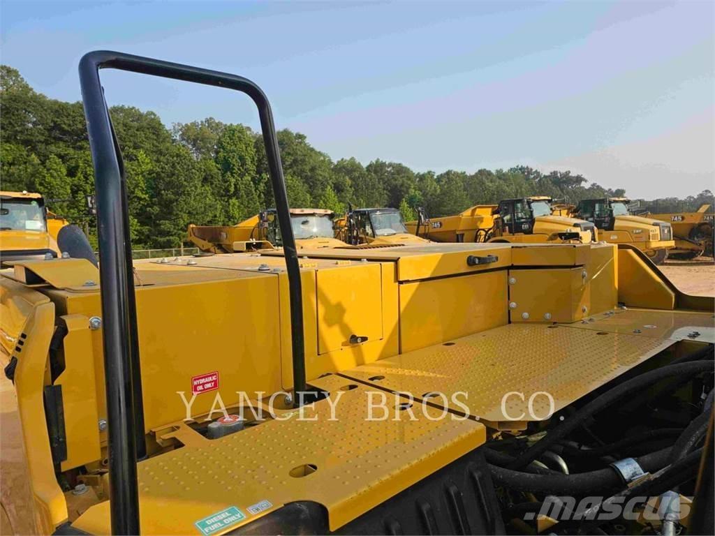 CAT 33007 Crawler excavators