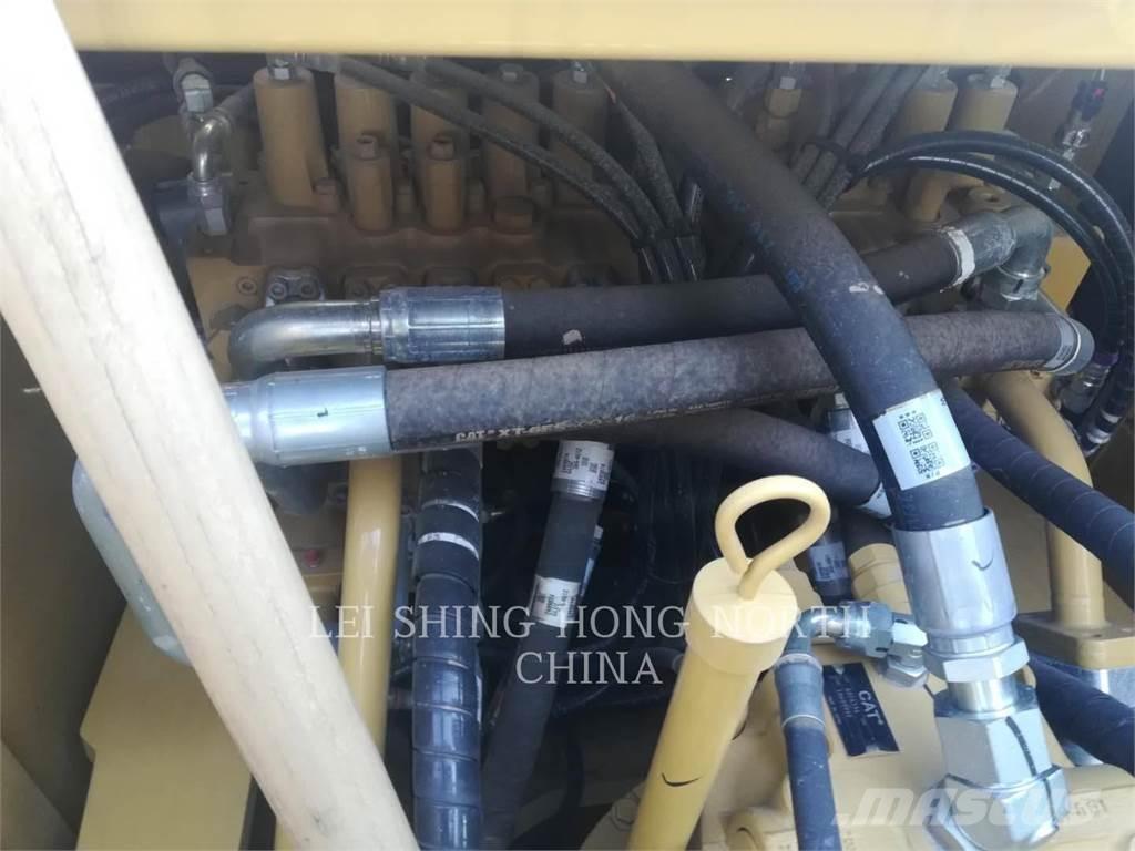 CAT 330D2L Crawler excavators