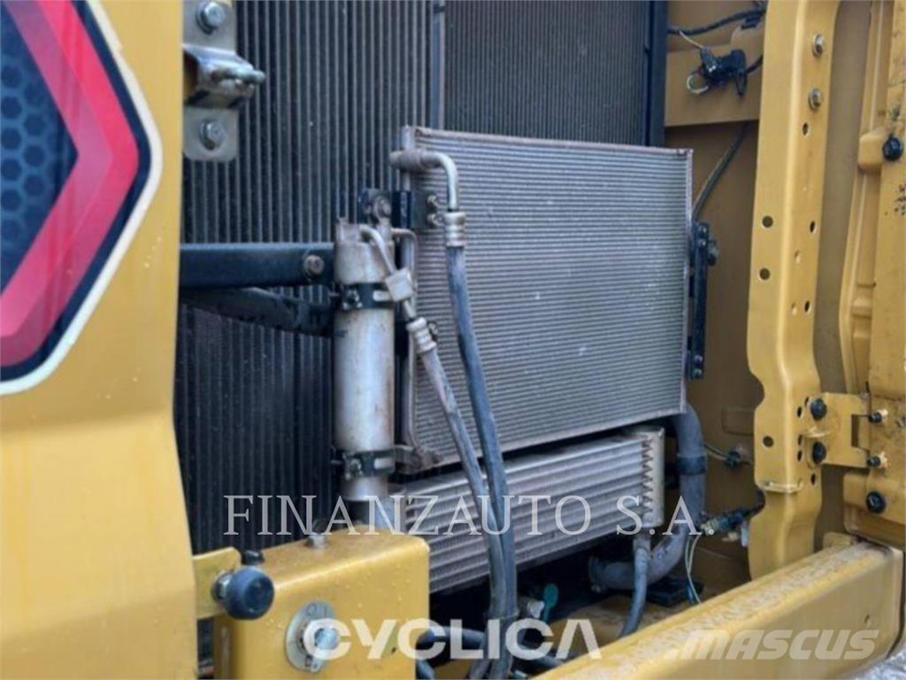 CAT 330GC Crawler excavators