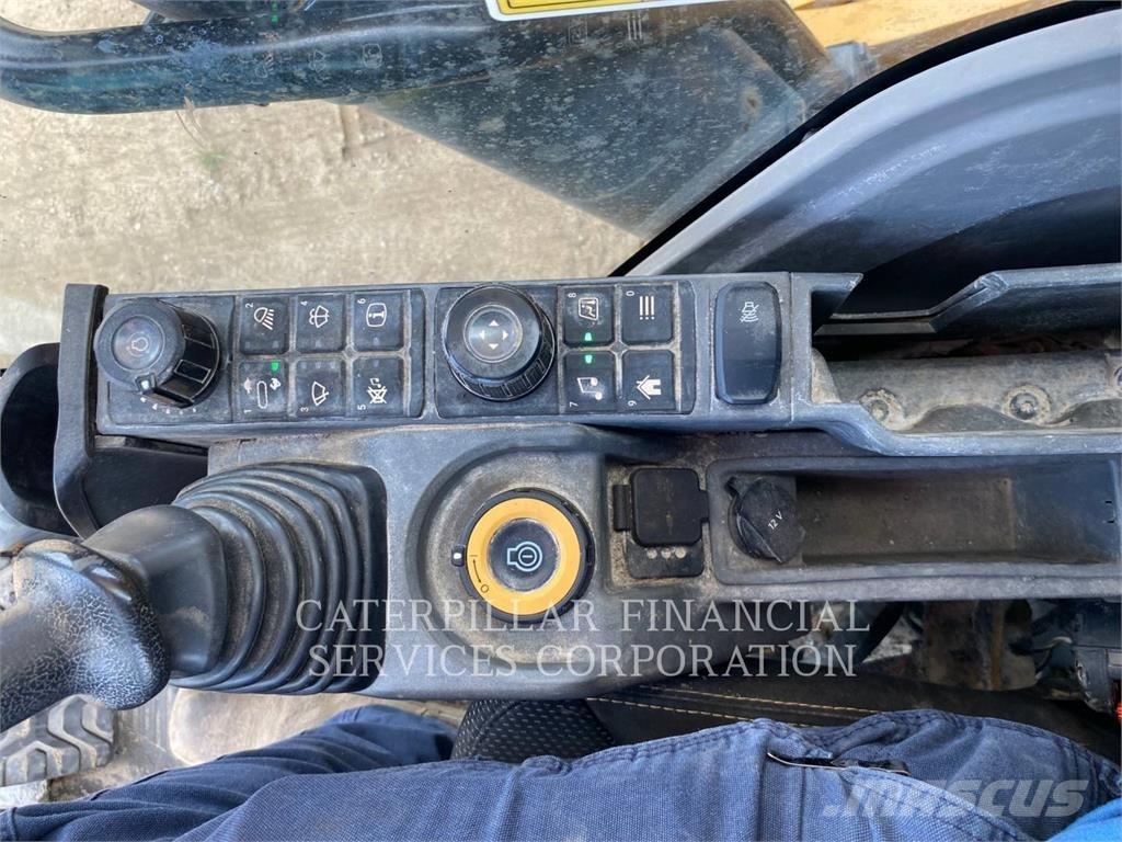 CAT 37407 Crawler excavators