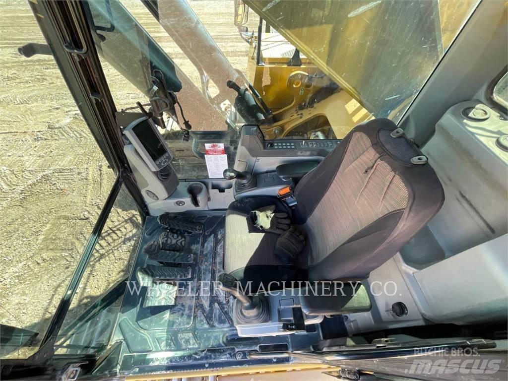 CAT 374F Crawler excavators