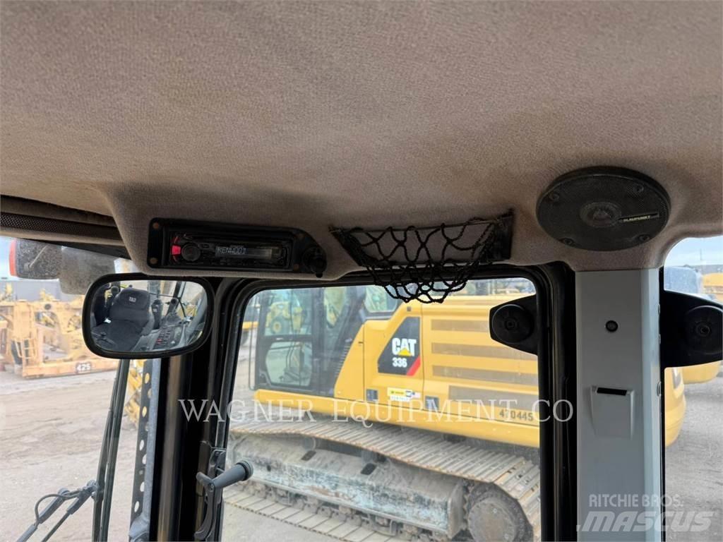 CAT 420F2 4WDE TLB's