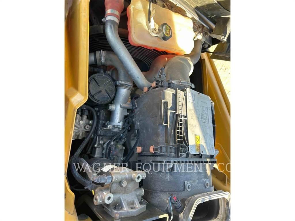 CAT 420F2 4WDE TLB's