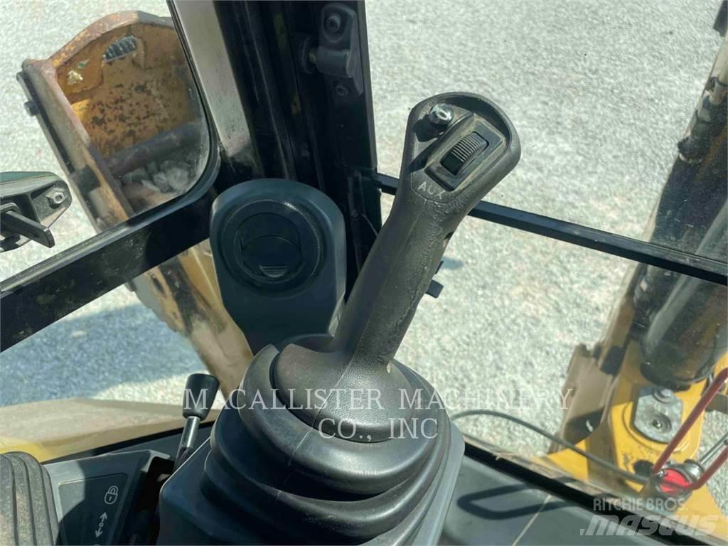CAT 420F2ST TLB's