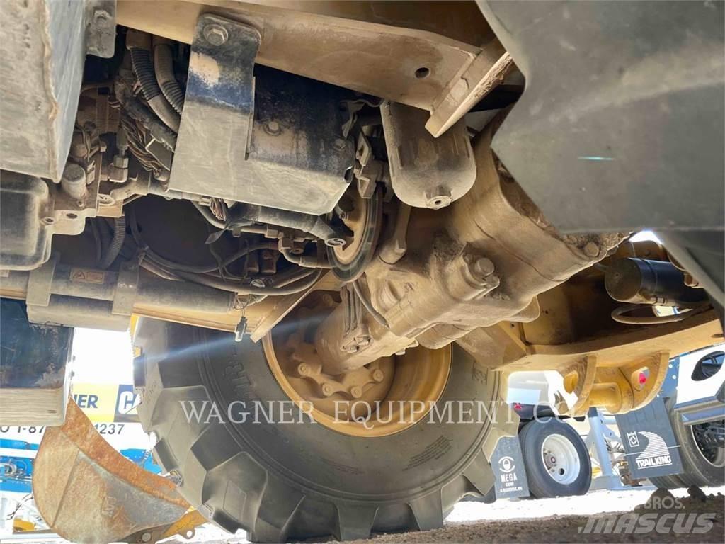 CAT 430F2 4WD TLB's