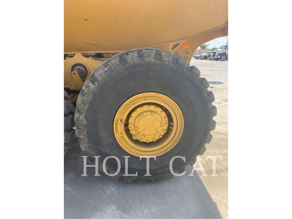 CAT 725 Articulated Haulers