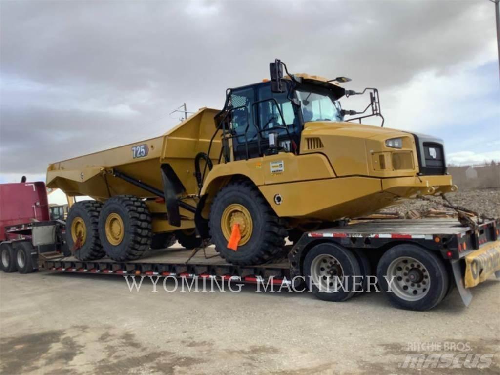 CAT 725 Articulated Haulers