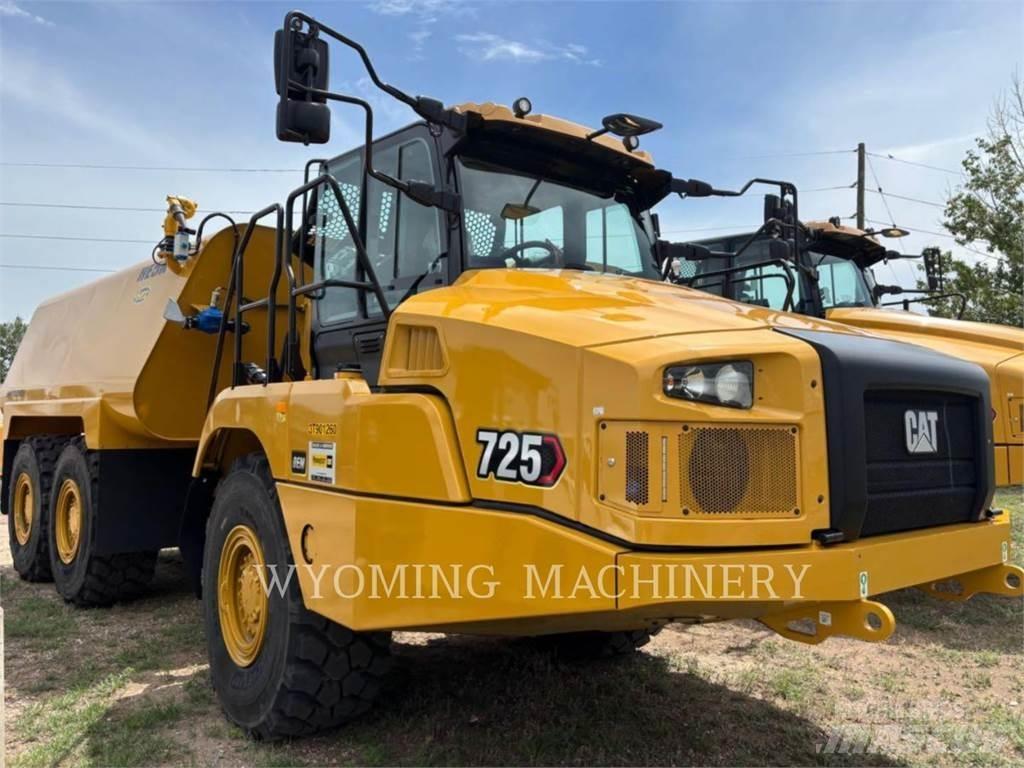 CAT 725 Articulated Haulers