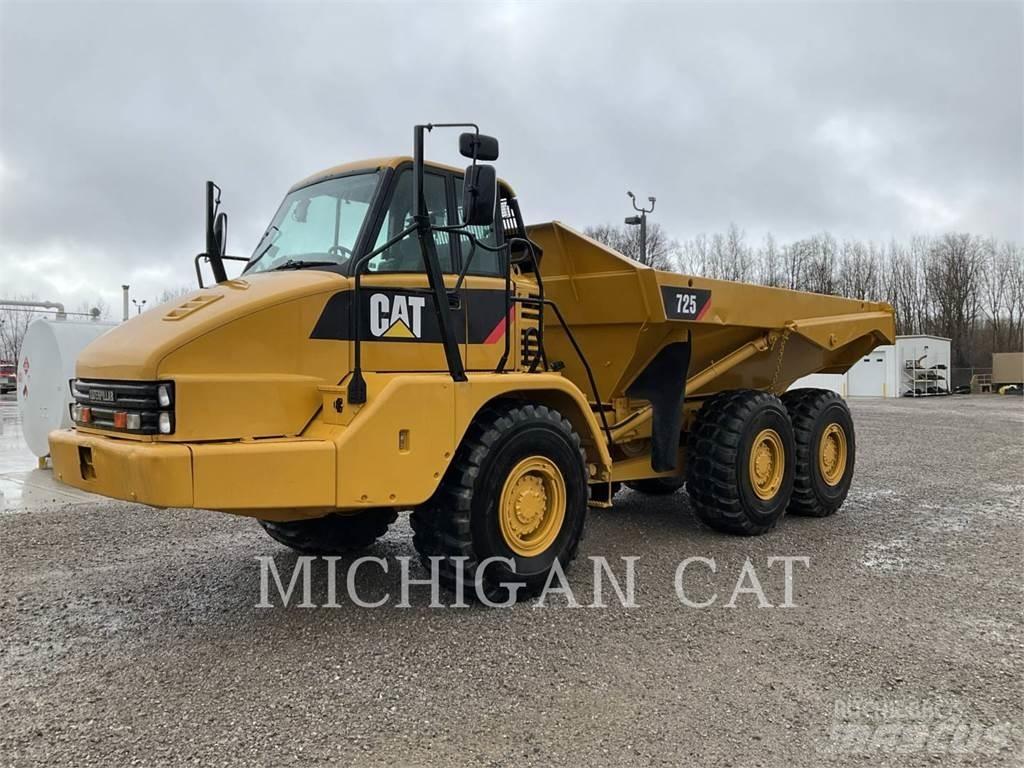 CAT 725 T Articulated Haulers