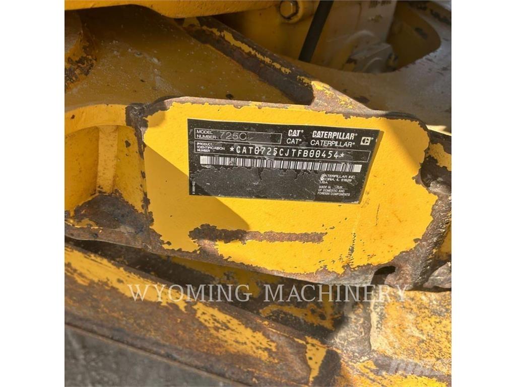 CAT 725C Articulated Haulers