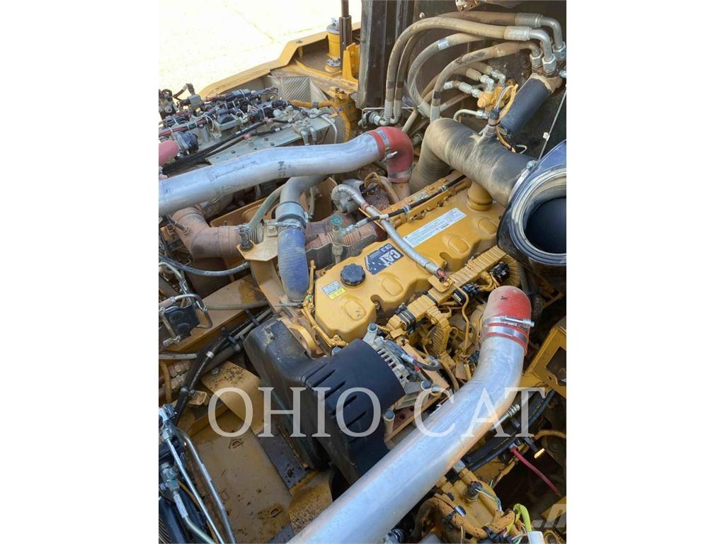 CAT 725C2 Articulated Haulers