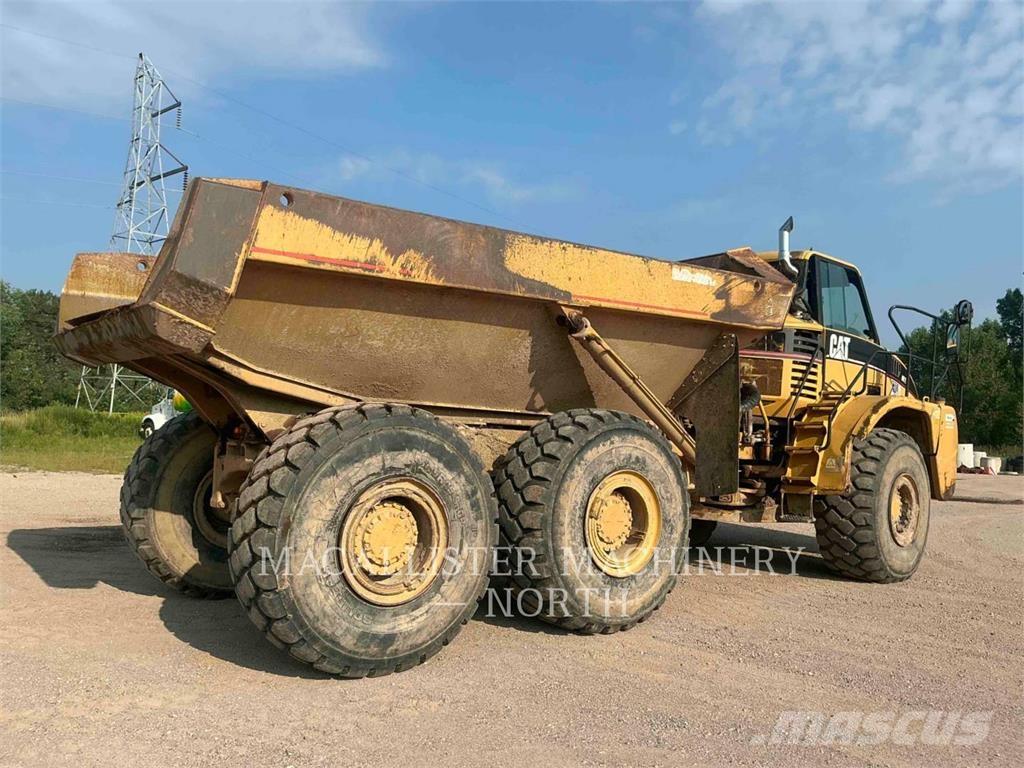 CAT 735 T (OLD) Articulated Haulers