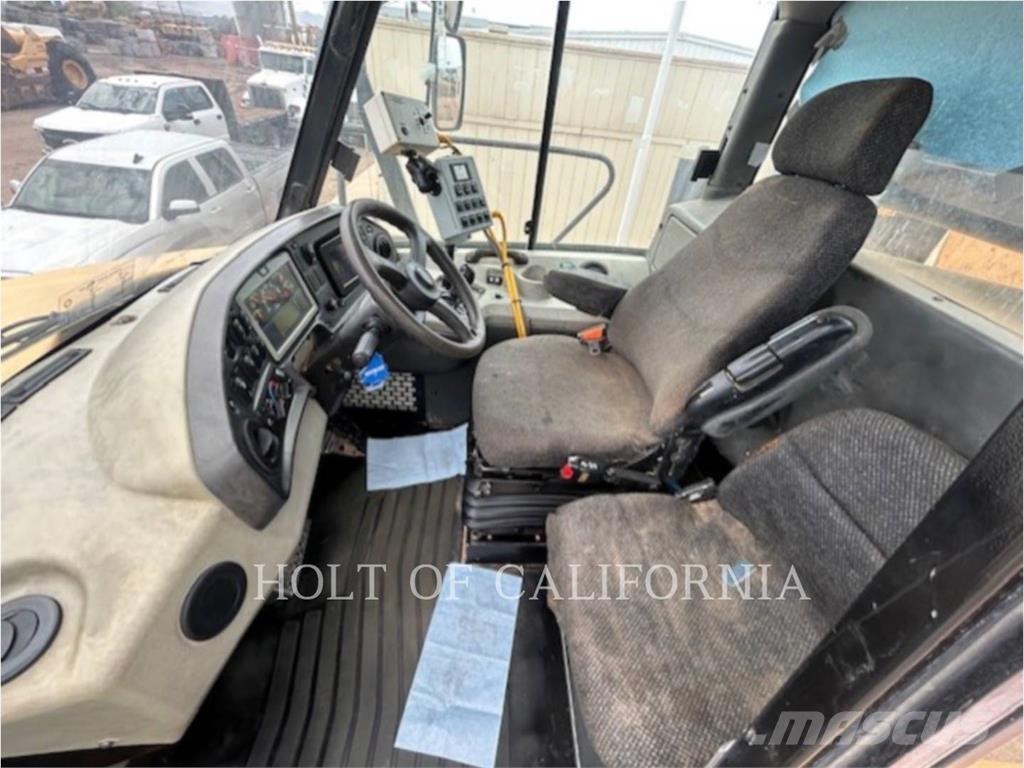 CAT 740B WT Tanker trucks