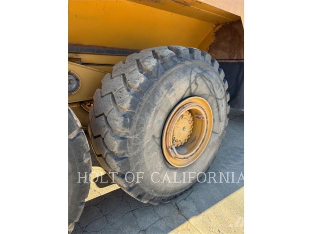 CAT 740B WT Tanker trucks