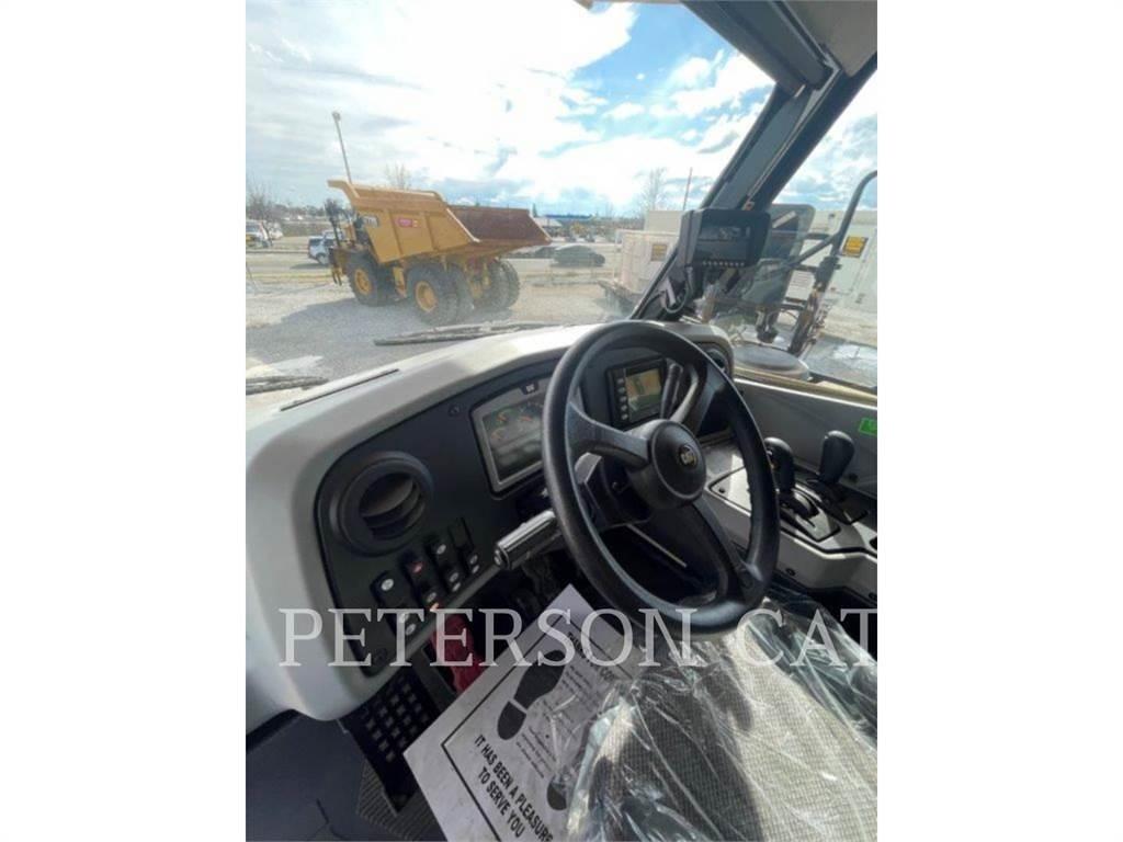 CAT 772G Concrete spares & accessories