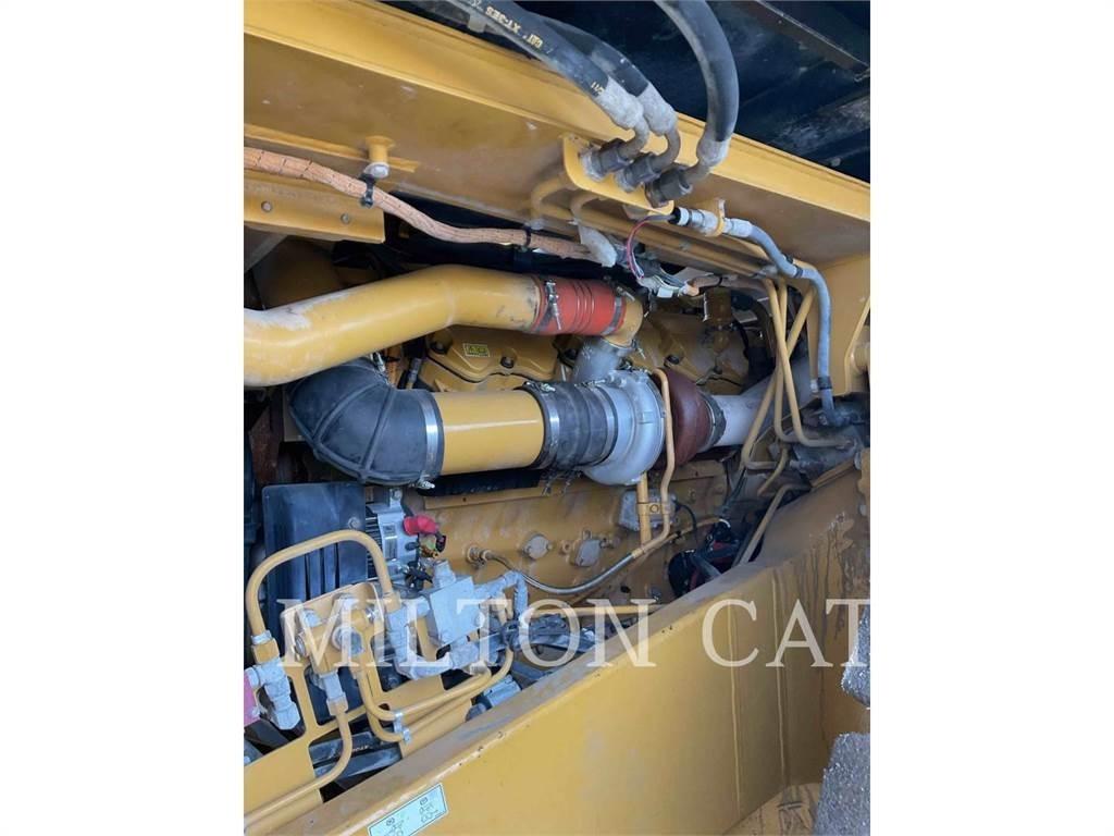CAT 775F Articulated Haulers