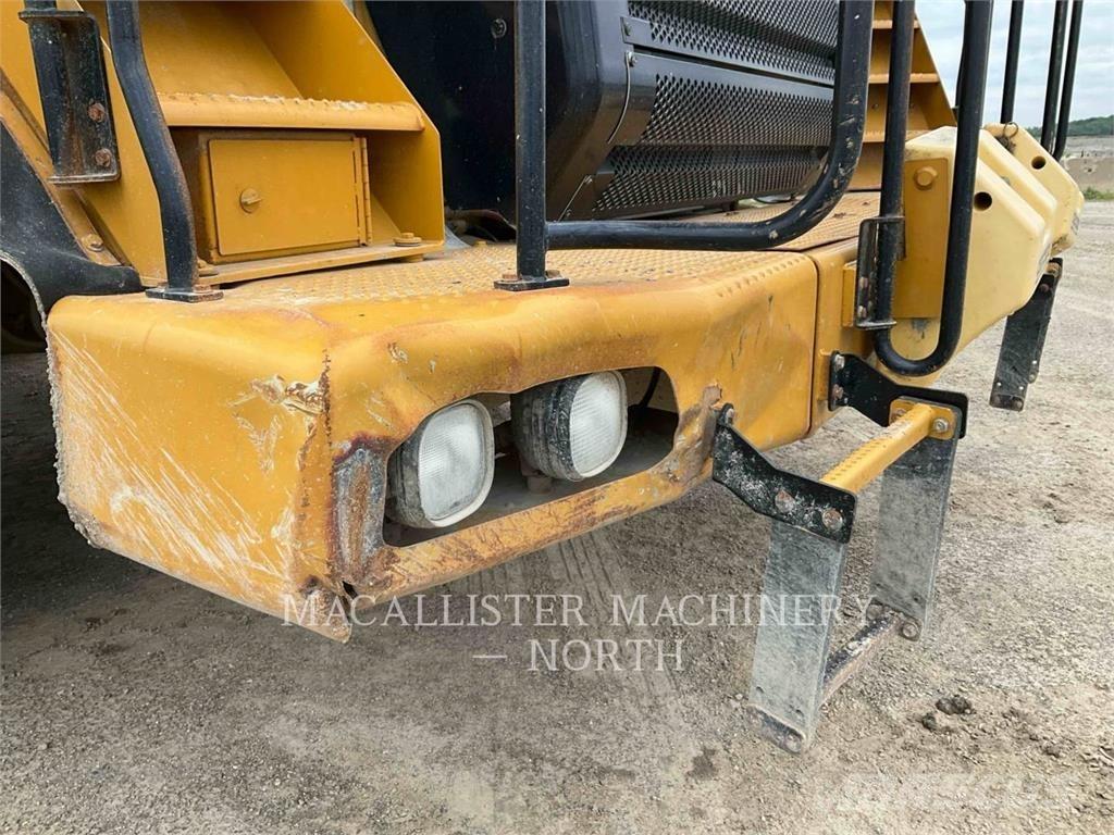 CAT 775F Articulated Haulers