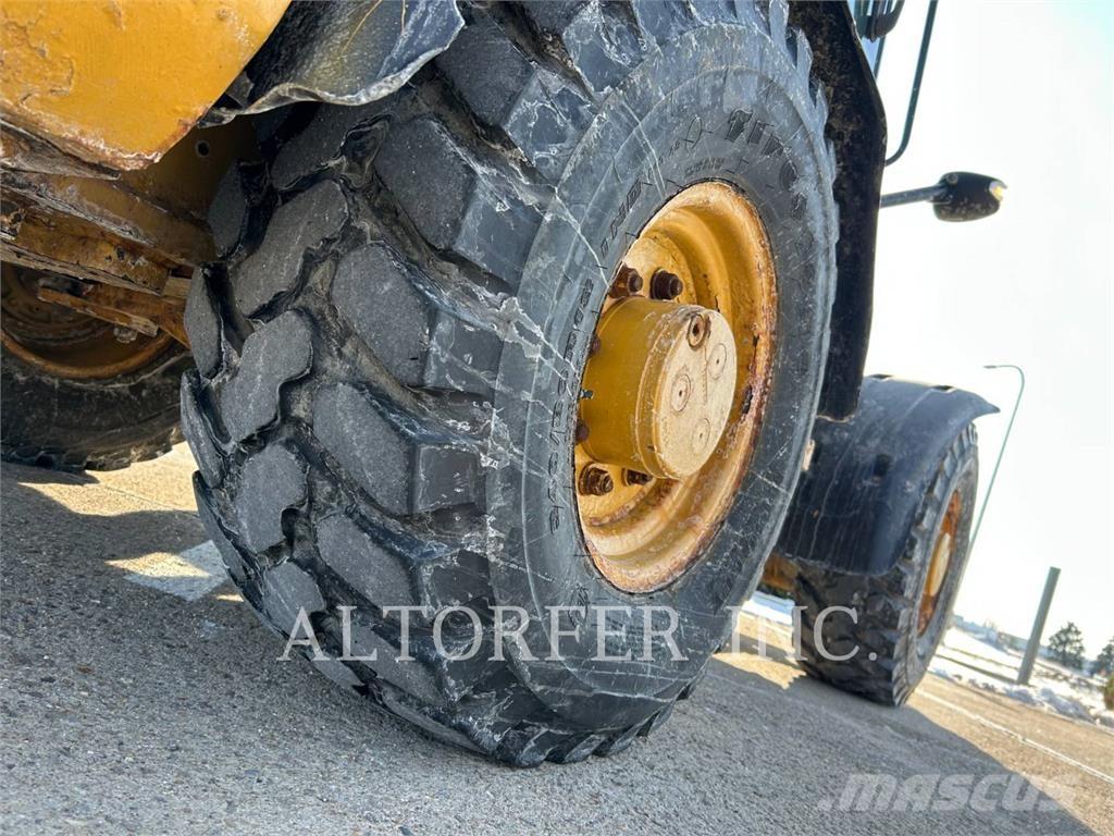 CAT 907H2 Mini loaders