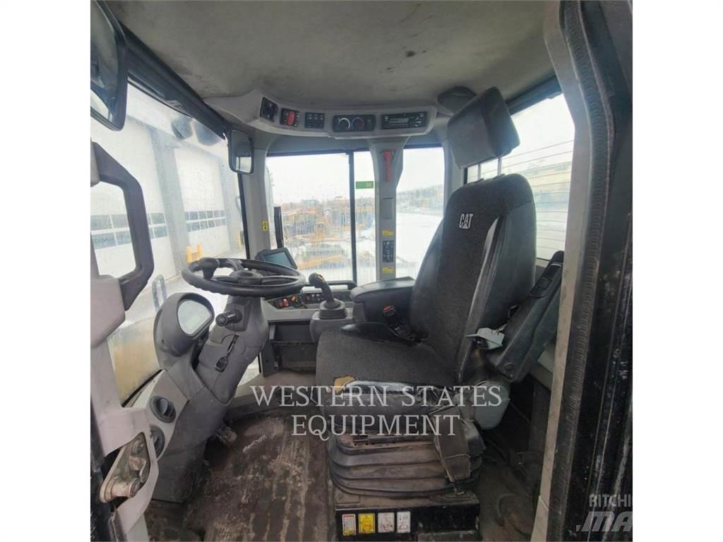 CAT 930M Wheel loaders